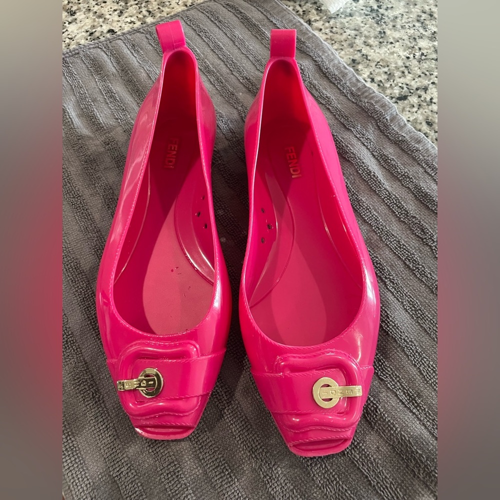 Fendi Vibrant Pink Flats